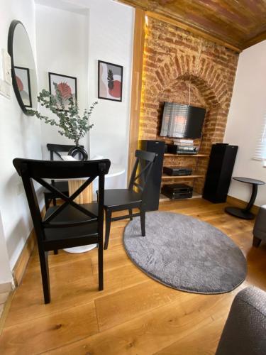 Beşiktaşta manzaralı taş ev