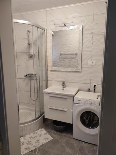 Apartments with parking space Baska Voda, Makarska - 6827