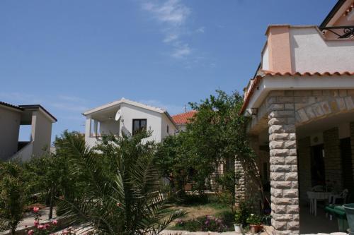 Fotografie z fotogalerie ubytování Apartments by the sea Mandre, Pag - 6457 v destinaci Kolan