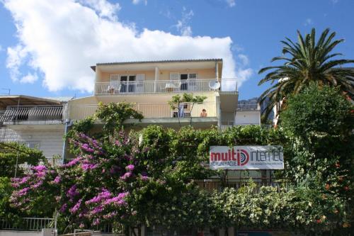 Fotografia z galérie ubytovania Apartments with a parking space Makarska - 6844 v destinácii Makarska