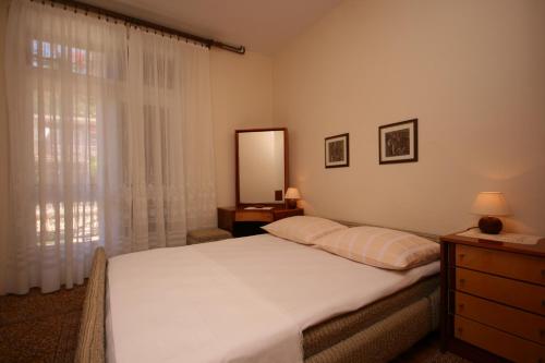 Apartments by the sea Podgora, Makarska - 6683