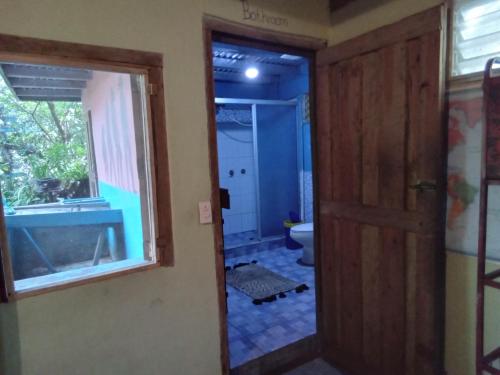 Koupelna v ubytování Hostal Azul del Lago