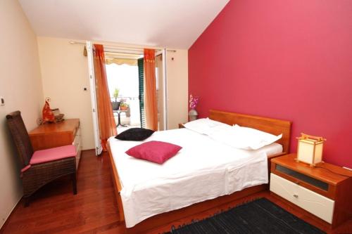 Apartments by the sea Makarska - 6666