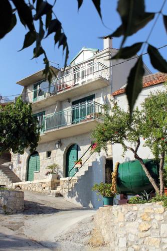 Holiday house with a swimming pool Makarska - 6668