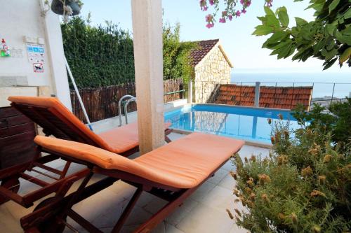Holiday house with a swimming pool Makarska - 6668