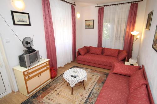 Apartments with a parking space Podgora, Makarska - 6847