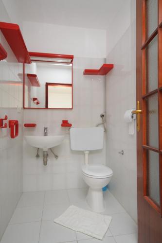 Apartments by the sea Baska Voda, Makarska - 6848
