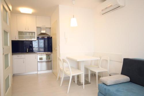 Apartments with parking space Biograd na Moru, Biograd - 6438