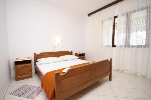 Apartments with a parking space Starigrad, Paklenica - 6527