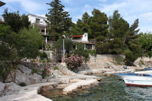 Fotografia z galérie ubytovania Apartments by the sea Starigrad, Paklenica - 6533 v destinácii Starigrad-Paklenica