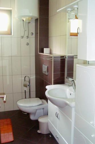 Apartments with parking space Starigrad - Paklenica - 6605