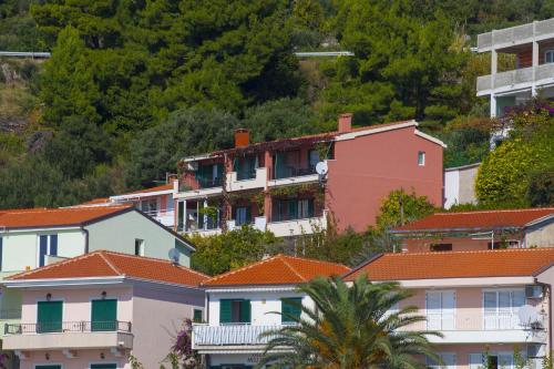 Fotografia z galérie ubytovania Apartments by the sea Podgora, Makarska - 6672 v Podgore