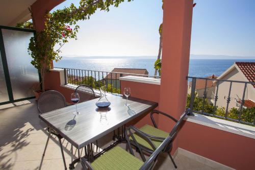 Apartments by the sea Podgora, Makarska - 6672