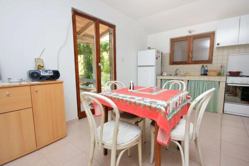 Kuchyň nebo kuchyňský kout v ubytování Secluded fisherman's cottage Cove Statival, Kornati - 8164