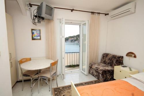 Khu vực ghế ngồi tại Apartments by the sea Zaklopatica, Lastovo - 8357