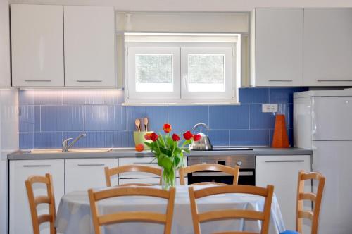 Apartments by the sea Razanj, Rogoznica - 8365