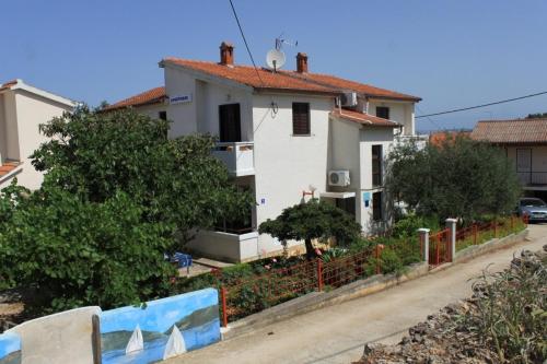 Apartments with a parking space Kukljica, Ugljan - 8278