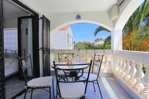 Apartments by the sea Okrug Gornji, Ciovo - 8625