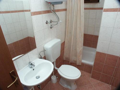 Apartments with parking space Rastici, Ciovo - 8646