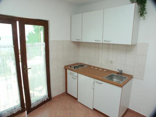 Apartments with parking space Rastici, Ciovo - 8646