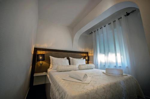 Кровать или кровати в номере Apartment Zecevo Rtic 8366d