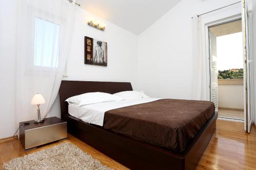 Apartments by the sea Zecevo Rtic, Rogoznica - 10333