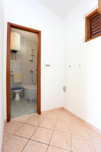 Apartments by the sea Rogoznica - 10338