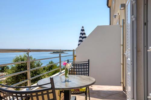 Apartment Rogoznica 10339b
