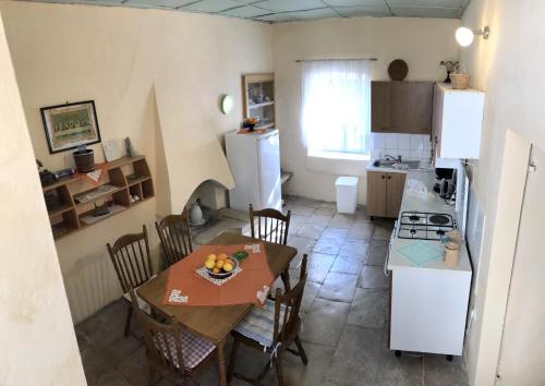 Kuchyňa alebo kuchynka v ubytovaní Holiday house with a parking space Viganj - Podac, Peljesac - 10141