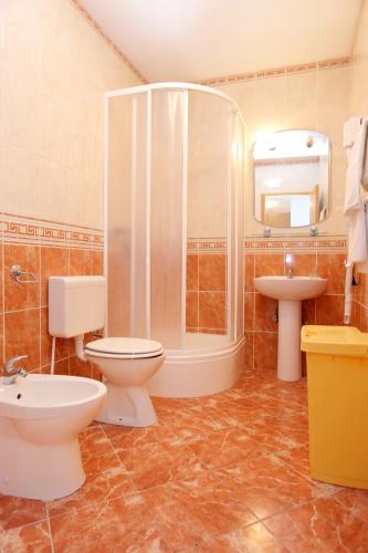 Apartments by the sea Arbanija, Ciovo - 10347