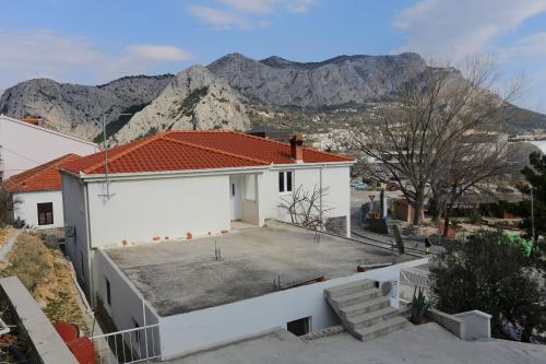 Fotografia z galérie ubytovania Apartments with a parking space Omis - 10351 v Omise