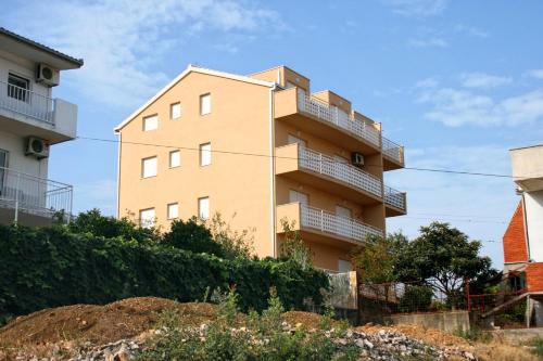 Fotografia z galérie ubytovania Apartments with a parking space Mastrinka, Ciovo - 10364 v Trogiri