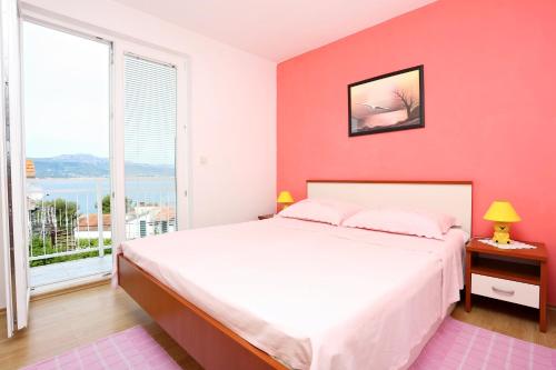 Легло или легла в стая в Apartments by the sea Slatine, Ciovo - 10368