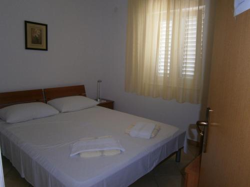 Apartments by the sea Mavarstica, Ciovo - 11102
