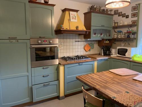 Η κουζίνα ή μικρή κουζίνα στο Apartments with parking space Liznjan, Medulin - 11158