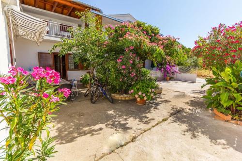 Apartments with parking space Biograd na Moru, Biograd - 11327