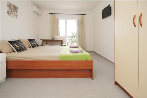 Apartments by the sea Baska Voda, Makarska - 6786