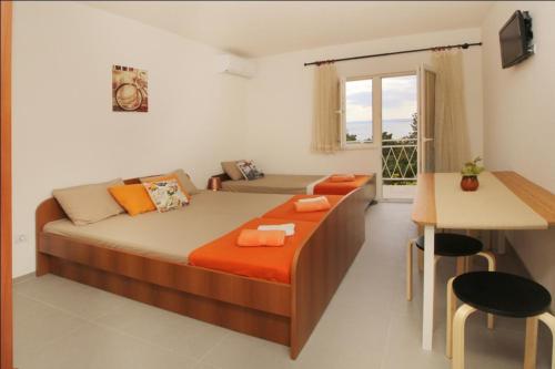 Apartments by the sea Baska Voda, Makarska - 6786