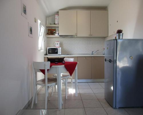 Apartments with a parking space Tribunj, Vodice - 11023