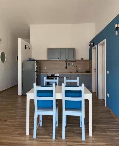 Apartments with parking space Banjol, Rab - 11082