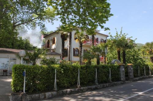 Apartments and rooms with parking space Lovran, Opatija - 10403