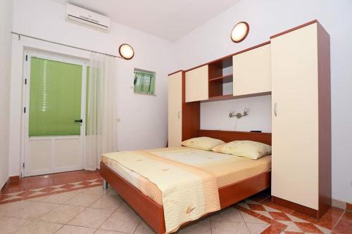 Apartments with parking space Baska Voda, Makarska - 10406
