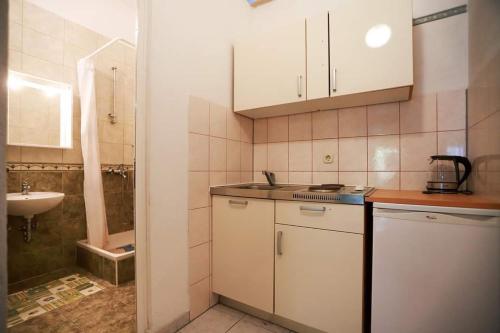 Apartments with parking space Baska Voda, Makarska - 10406