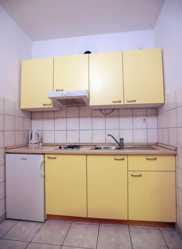 Apartments with parking space Baska Voda, Makarska - 10406