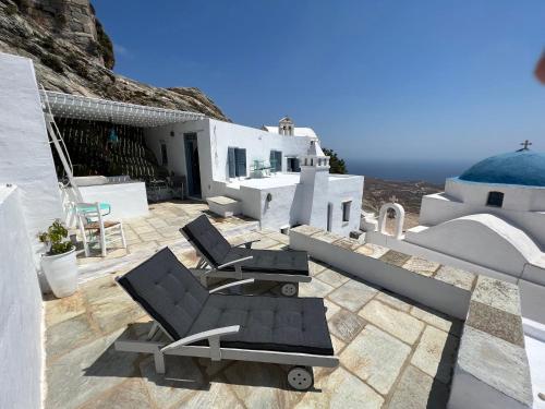 Gambar di galeri bagi Windhouses Serifos di Serifos Chora