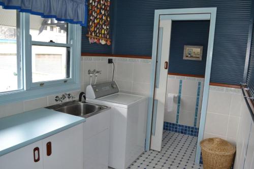 Billede fra billedgalleriet på Mistys Beachside Cottage - Bring your own linen. i South West Rocks