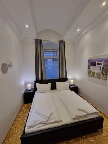 Sissi Royal Suite - Inner City 4 bedroom apartment