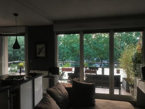 A Room - Une chambre dans un appartement meublé et équipé - Clinique de la Sauvegarde - location courte durée