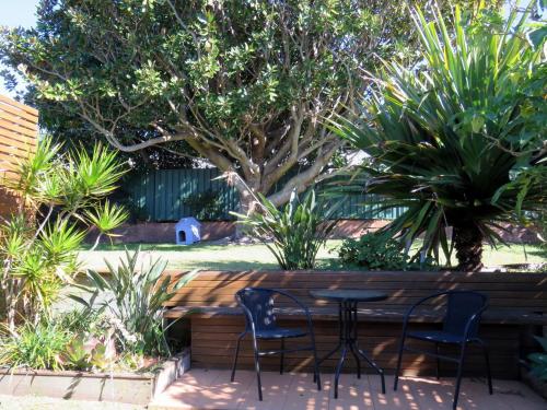 Taman di luar Timeout -Bring your own linen.