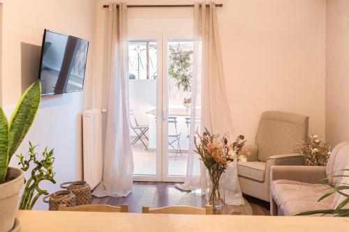 Luxury Apartment with Jacuzzi Close to Acropolis - Living Stone Zircon